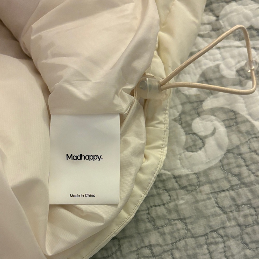 Madhappy Cream Puffer Vest ~ Size Medium - Picture 4 of 11